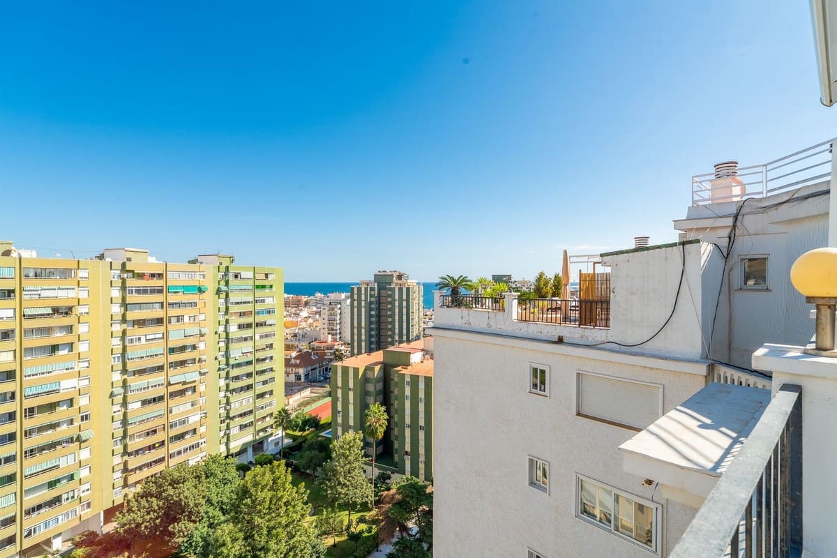 3 sypialnia Penthouse na sprzedaż w Fuengirola z basenem garażem - 1 250 000 € (Ref: 9444892)