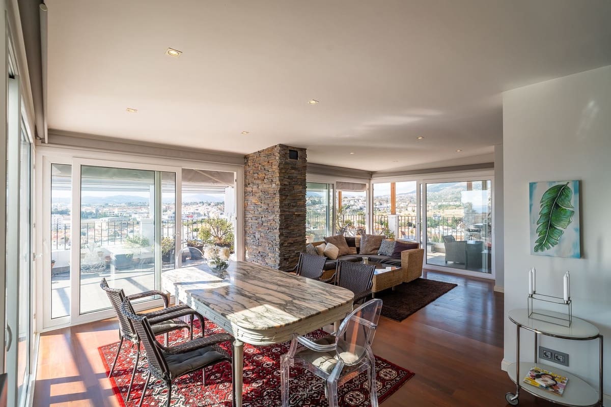 3 sypialnia Penthouse na sprzedaż w Fuengirola z basenem garażem - 1 250 000 € (Ref: 9444892)