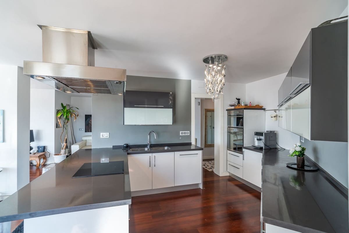 3 sypialnia Penthouse na sprzedaż w Fuengirola z basenem garażem - 1 250 000 € (Ref: 9444892)