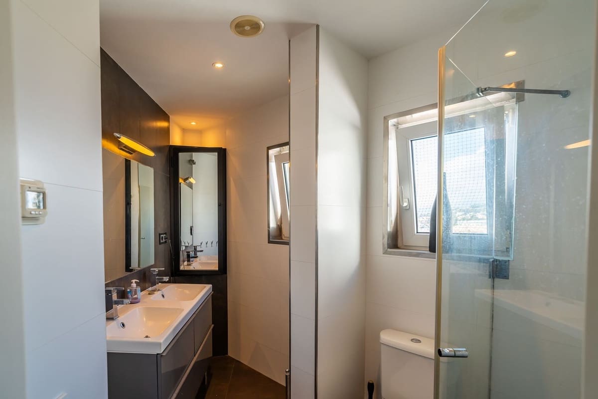 3 sypialnia Penthouse na sprzedaż w Fuengirola z basenem garażem - 1 250 000 € (Ref: 9444892)