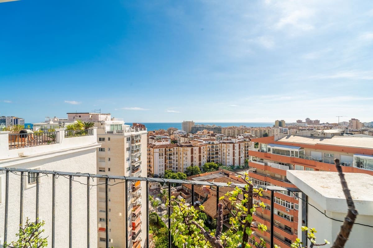 3 sypialnia Penthouse na sprzedaż w Fuengirola z basenem garażem - 1 250 000 € (Ref: 9444892)