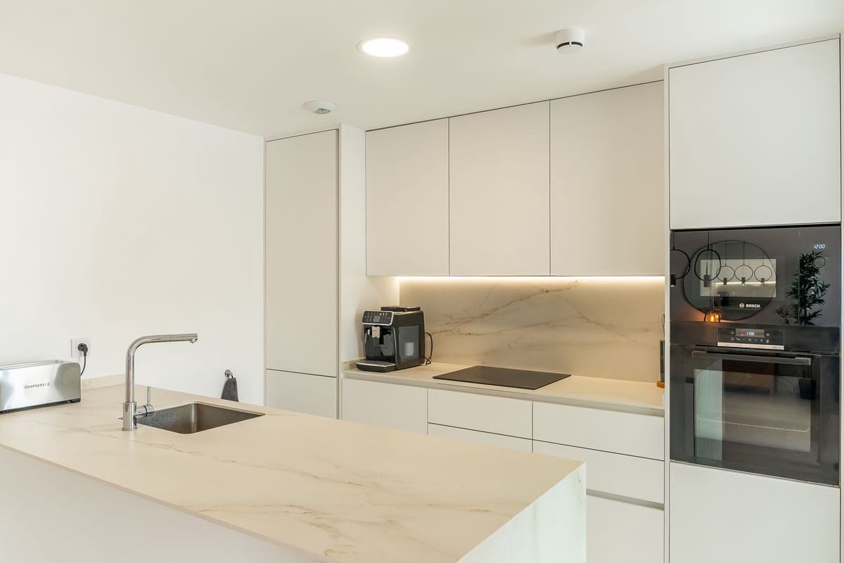 3 bedroom Apartment for sale in Fuengirola with pool garage - € 499,000 (Ref: 9444893)