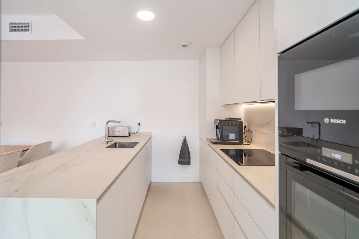 3 bedroom Apartment for sale in Fuengirola with pool garage - € 499,000 (Ref: 9444893)