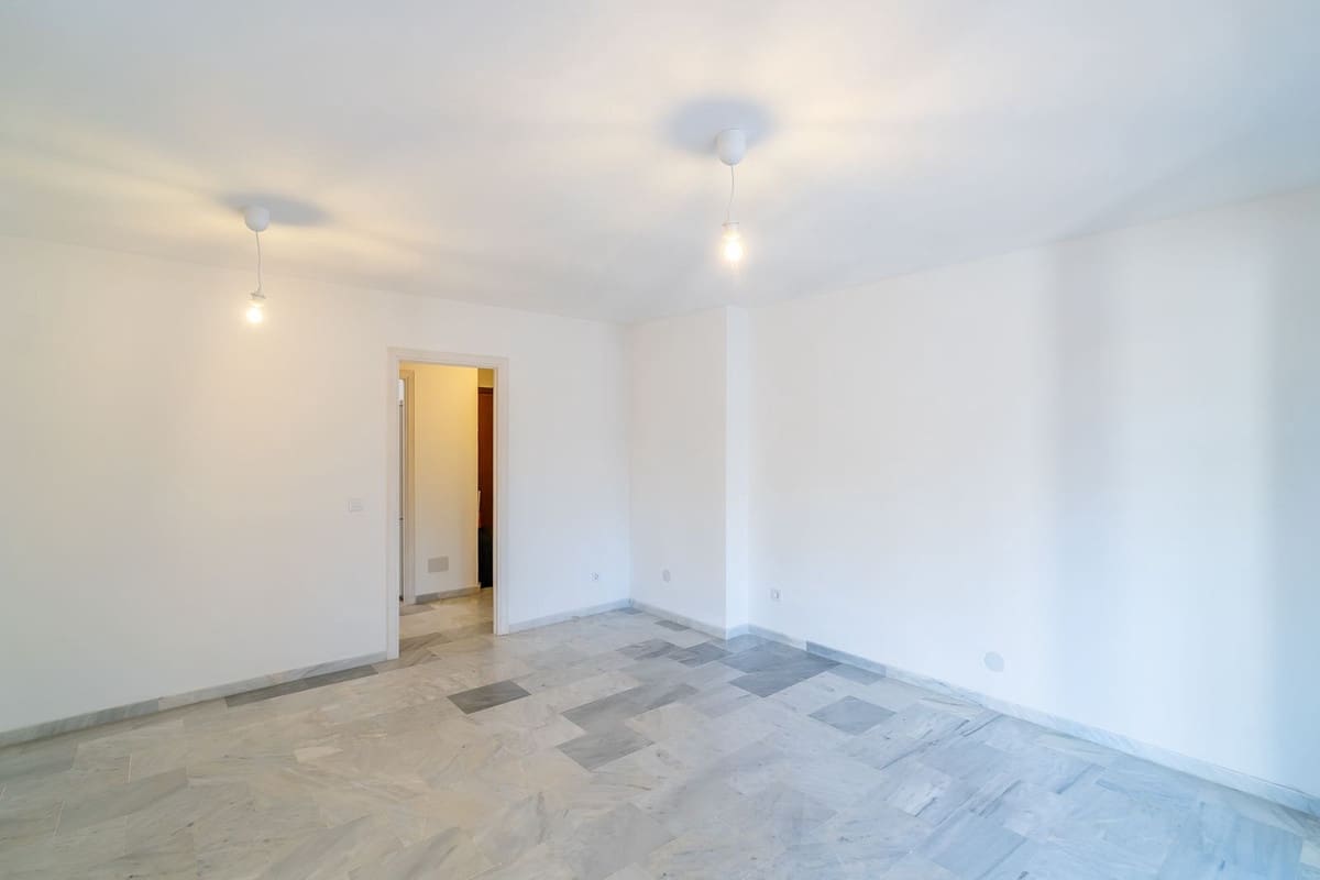 Apartamento de 3 habitaciones en Fuengirola en venta - 319.000 € (Ref: 9445529)