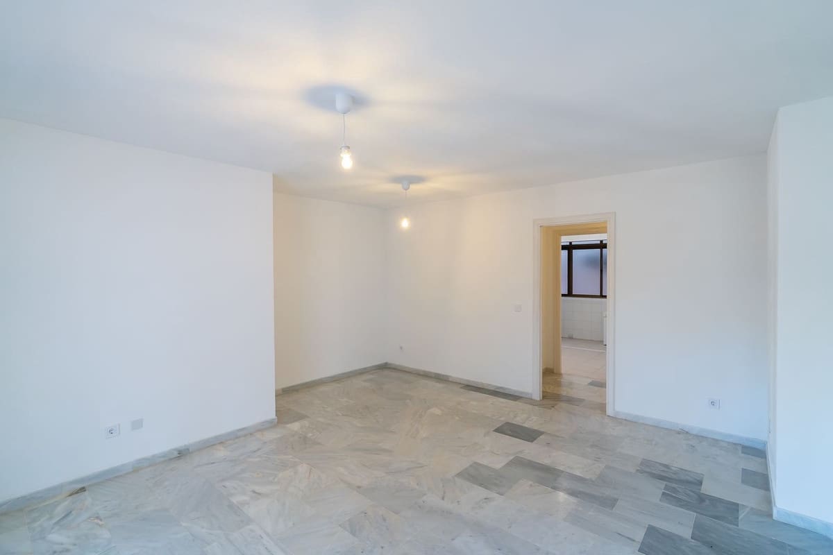 Apartamento de 3 habitaciones en Fuengirola en venta - 319.000 € (Ref: 9445529)