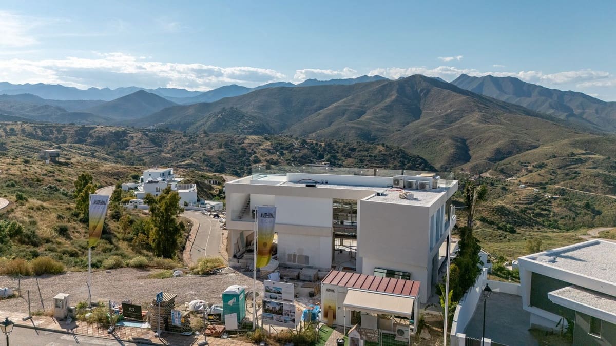 5 sypialnia Willa na sprzedaż w Mijas Golf z basenem garażem - 3 100 000 € (Ref: 9450664)