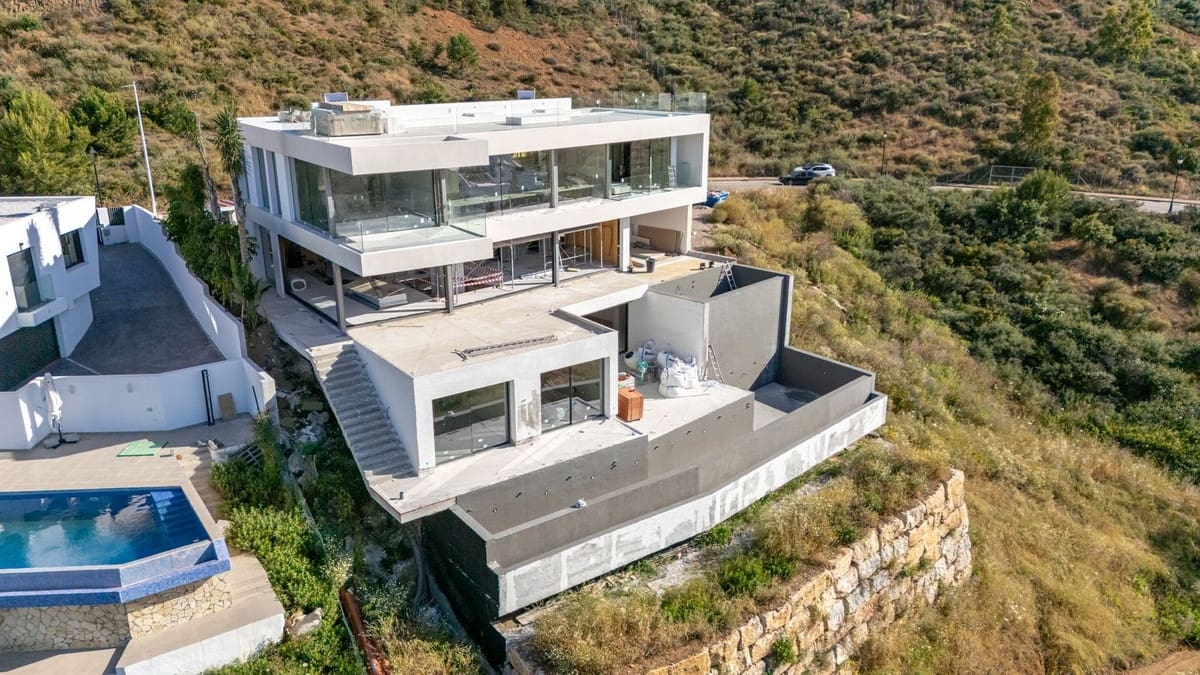 5 sypialnia Willa na sprzedaż w Mijas Golf z basenem garażem - 3 100 000 € (Ref: 9450664)