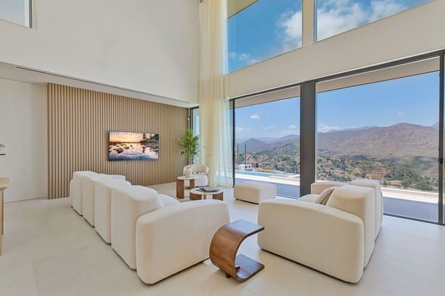 5 bedroom Villa for sale in Mijas Golf, Mijas with pool garage - € 3,100,000 (Ref: 9450664)