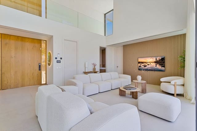 5 bedroom Villa for sale in Mijas Golf, Mijas with pool garage - € 3,100,000 (Ref: 9450664)