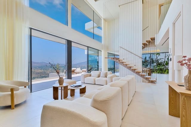 5 bedroom Villa for sale in Mijas Golf, Mijas with pool garage - € 3,100,000 (Ref: 9450664)