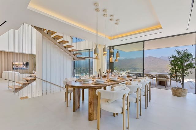 5 bedroom Villa for sale in Mijas Golf, Mijas with pool garage - € 3,100,000 (Ref: 9450664)