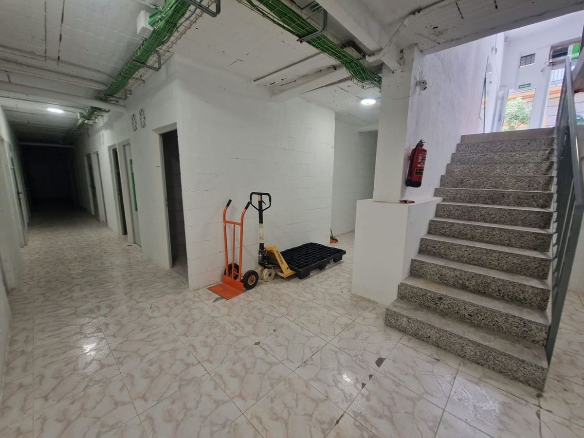 Commercial for sale in Fuengirola - € 890,000 (Ref: 9453639)