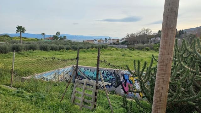 Teren niezagospodarowany na sprzedaż w Alhaurín de la Torre - 327 225 € (Ref: 9464891)