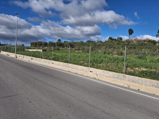 Teren niezagospodarowany na sprzedaż w Alhaurín de la Torre - 327 225 € (Ref: 9464891)