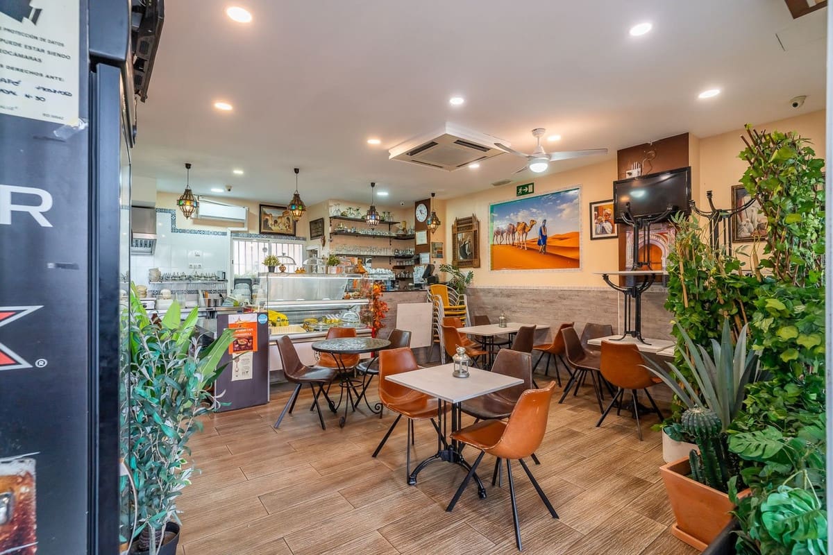 1 soveværelse Restaurant/Bar til salg i Fuengirola med garage - € 55.000 (Ref: 9506277)