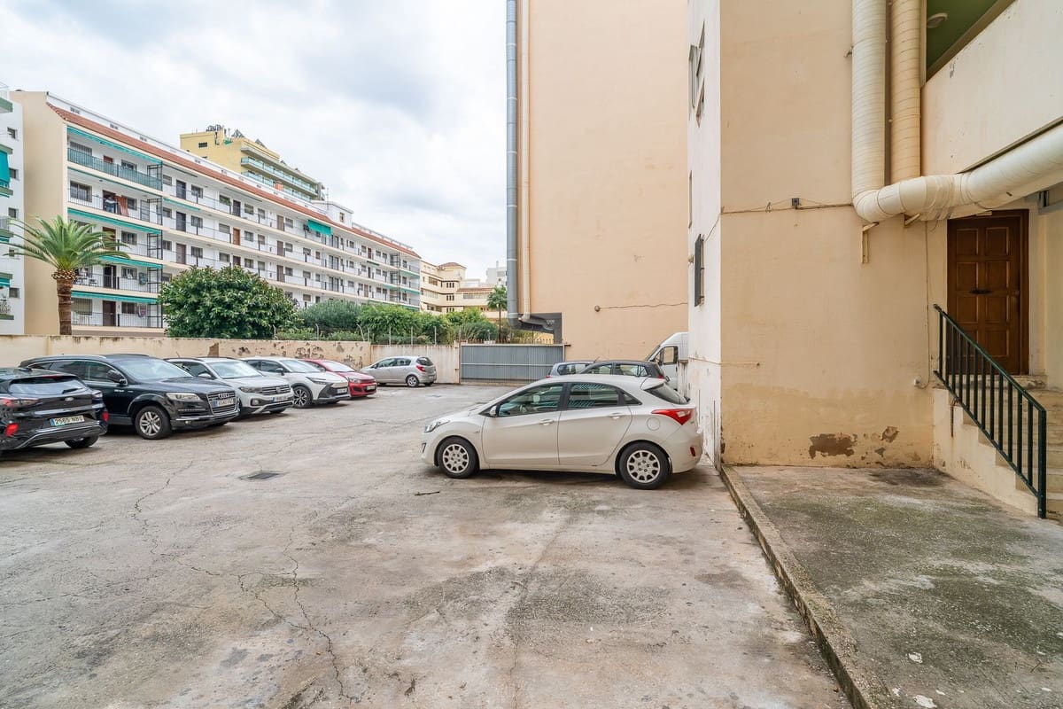 1 soveværelse Restaurant/Bar til salg i Fuengirola med garage - € 55.000 (Ref: 9506277)