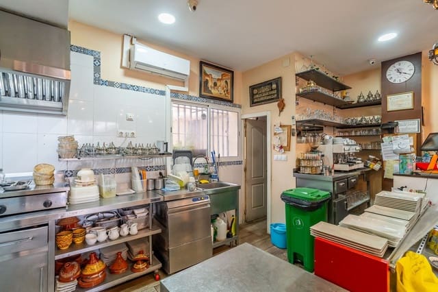 1 soveværelse Restaurant/Bar til salg i Fuengirola med garage - € 55.000 (Ref: 9506277)