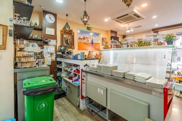 1 soveværelse Restaurant/Bar til salg i Fuengirola med garage - € 55.000 (Ref: 9506277)