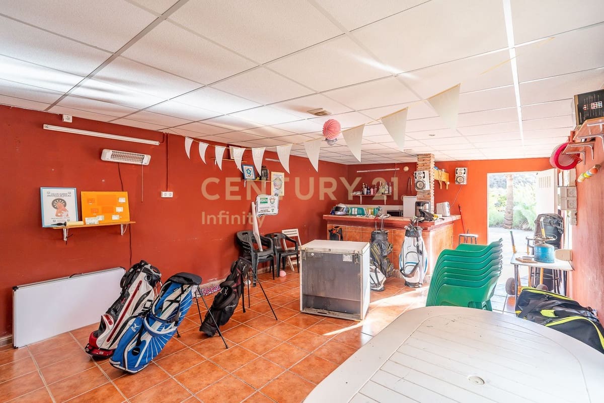 7 bedroom Villa for sale in Mijas with pool - € 440,000 (Ref: 9509247)