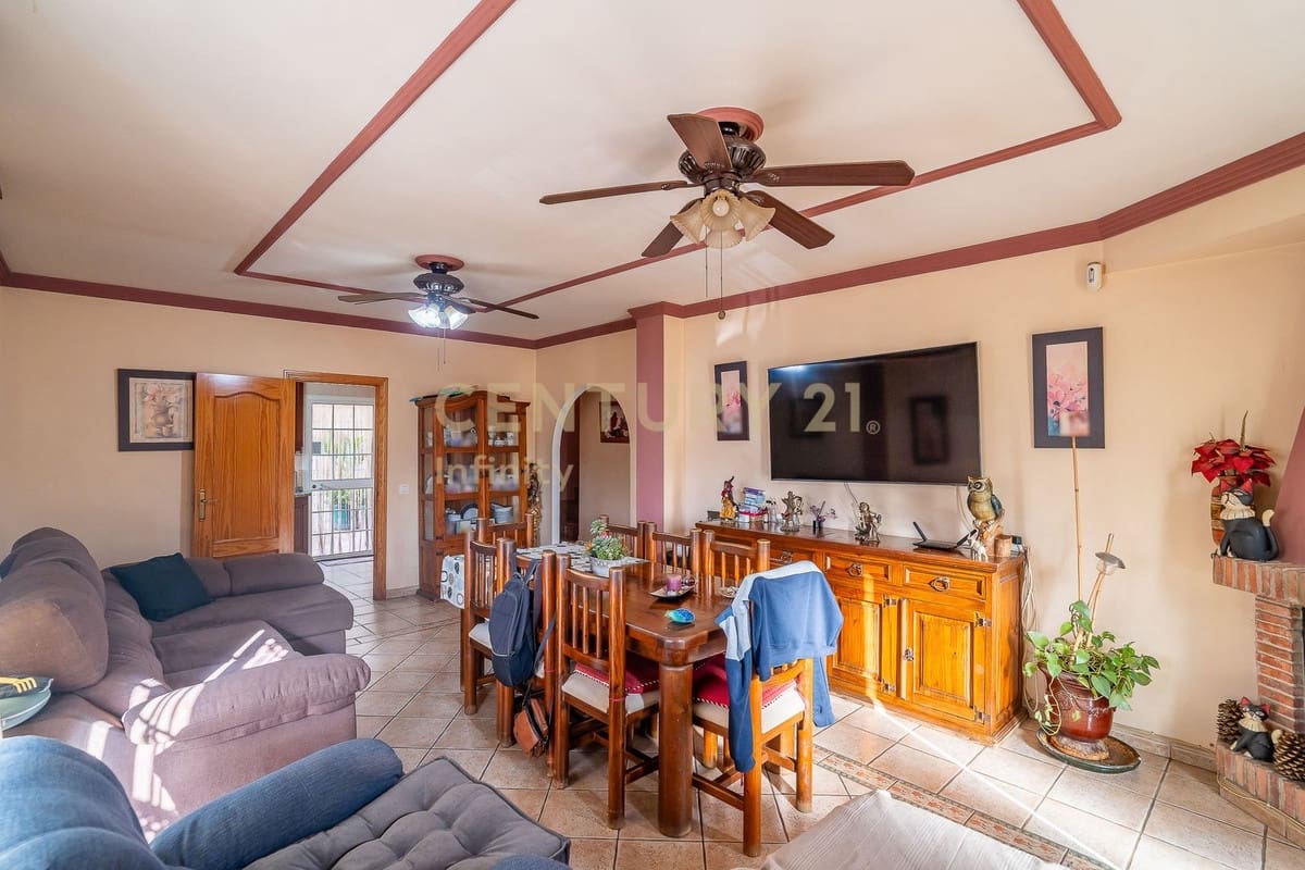 7 bedroom Villa for sale in Mijas with pool - € 440,000 (Ref: 9509247)