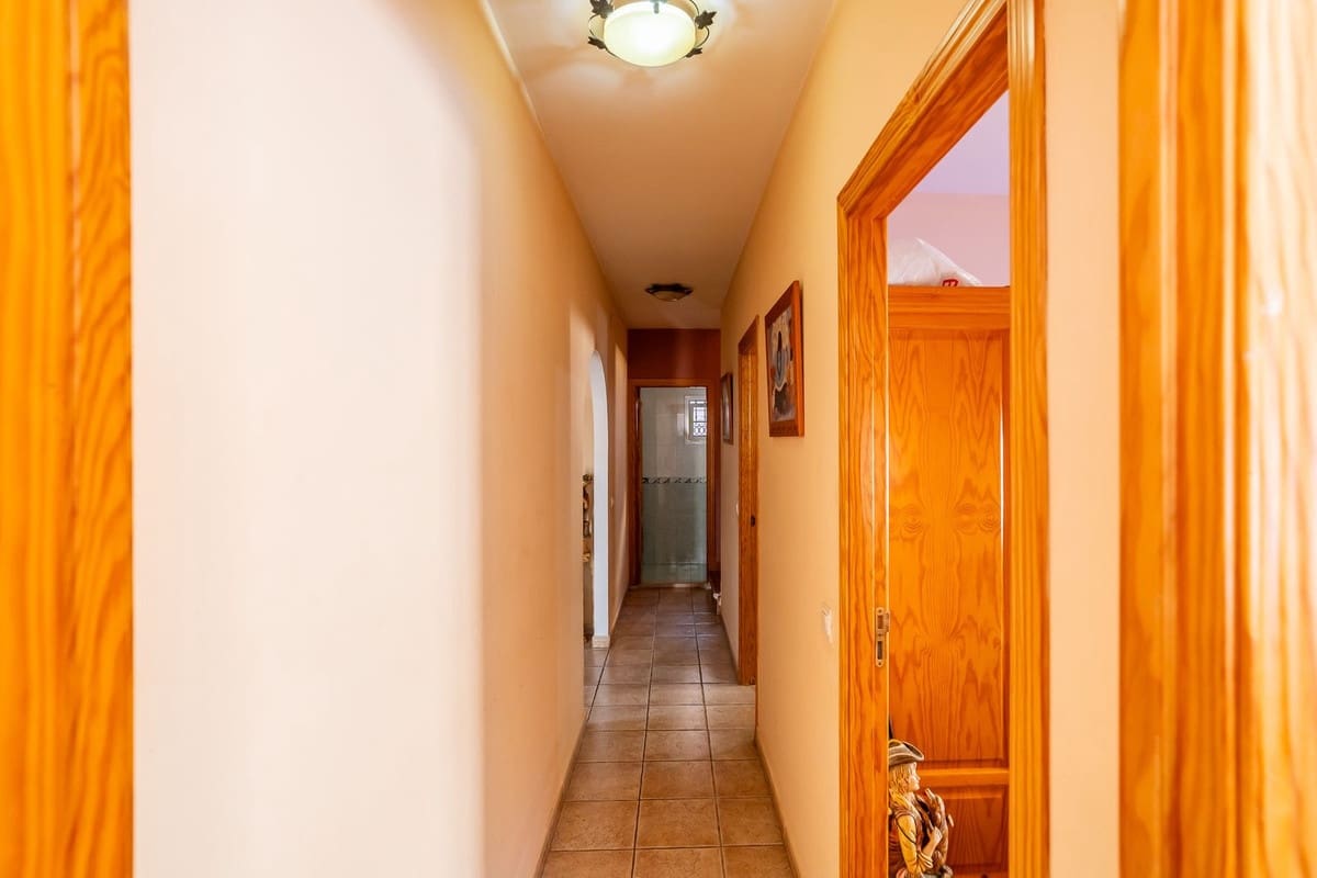 7 bedroom Villa for sale in Mijas with pool - € 440,000 (Ref: 9509247)