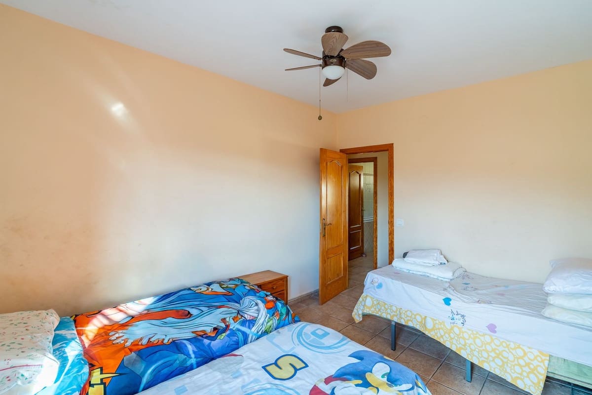 7 bedroom Villa for sale in Mijas with pool - € 440,000 (Ref: 9509247)