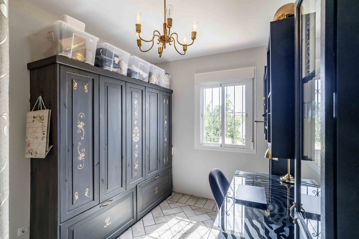 6 slaapkamer Villa te koop in Fuengirola met zwembad garage - € 1.195.000 (Ref: 9598520)