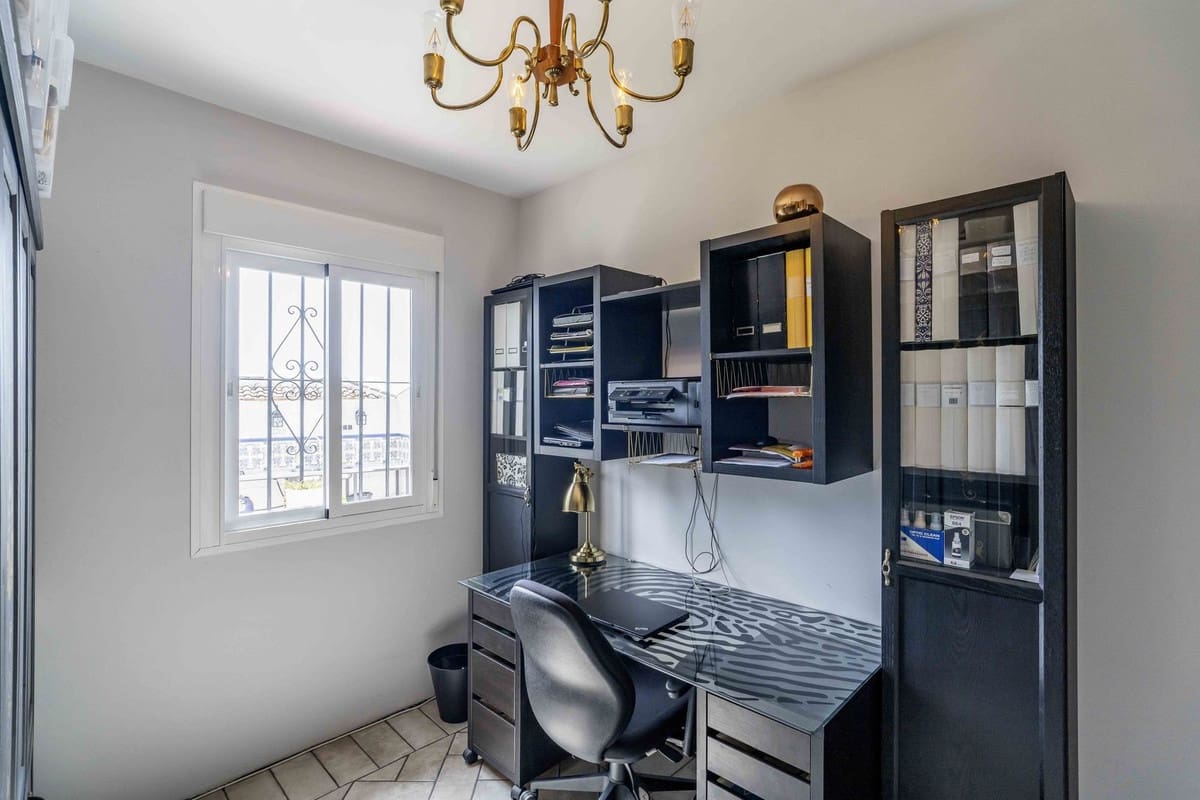 6 slaapkamer Villa te koop in Fuengirola met zwembad garage - € 1.195.000 (Ref: 9598520)