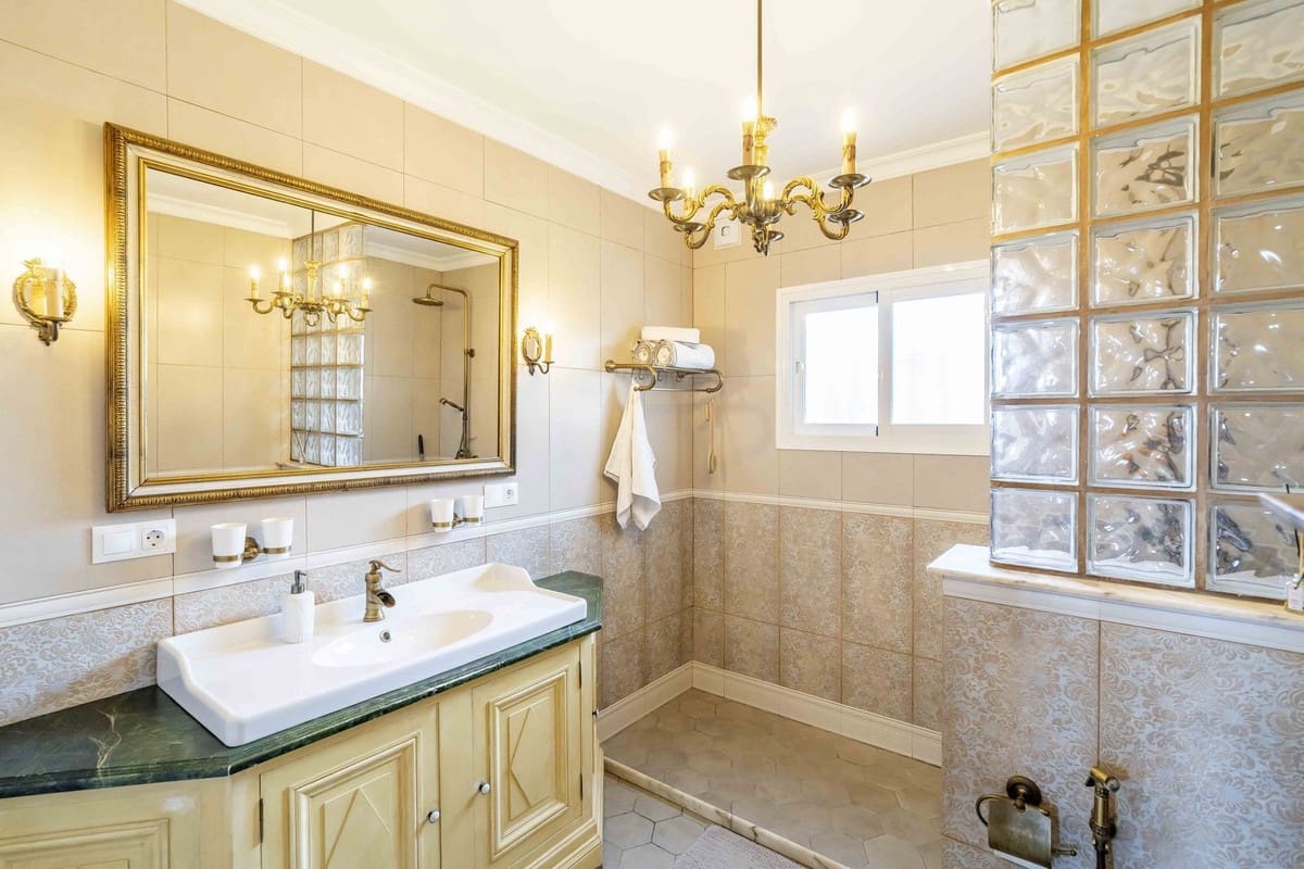 6 slaapkamer Villa te koop in Fuengirola met zwembad garage - € 1.195.000 (Ref: 9598520)