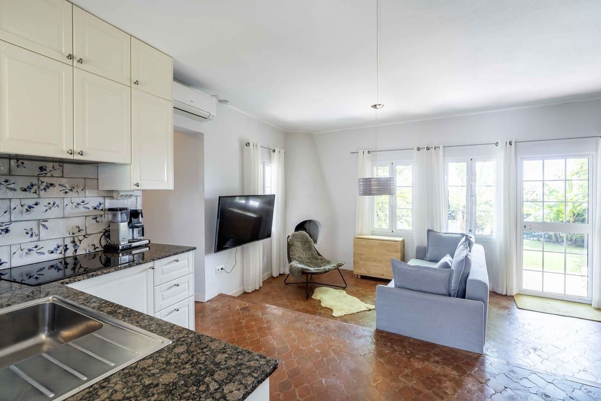 6 bedroom Villa for sale in Fuengirola with pool garage - € 1,195,000 (Ref: 9598520)