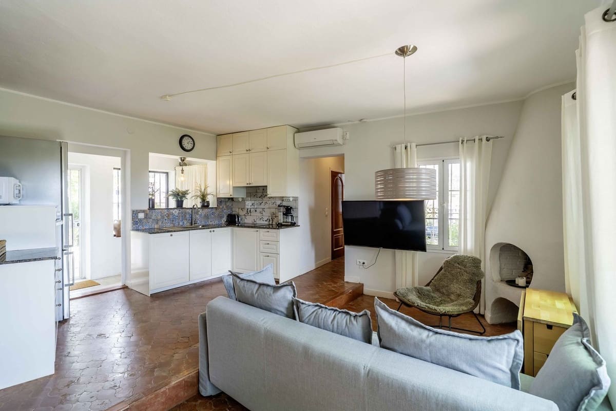 6 bedroom Villa for sale in Fuengirola with pool garage - € 1,195,000 (Ref: 9598520)