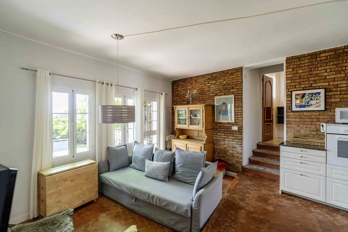 6 bedroom Villa for sale in Fuengirola with pool garage - € 1,195,000 (Ref: 9598520)