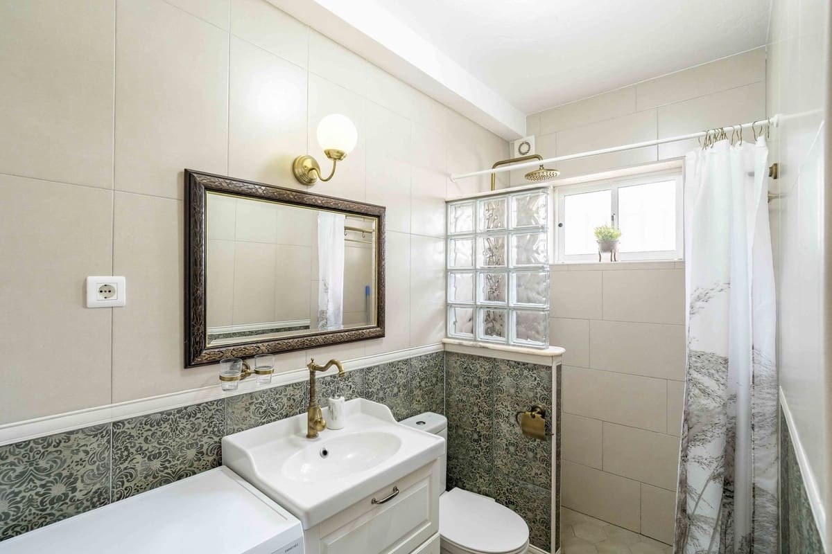 6 bedroom Villa for sale in Fuengirola with pool garage - € 1,195,000 (Ref: 9598520)