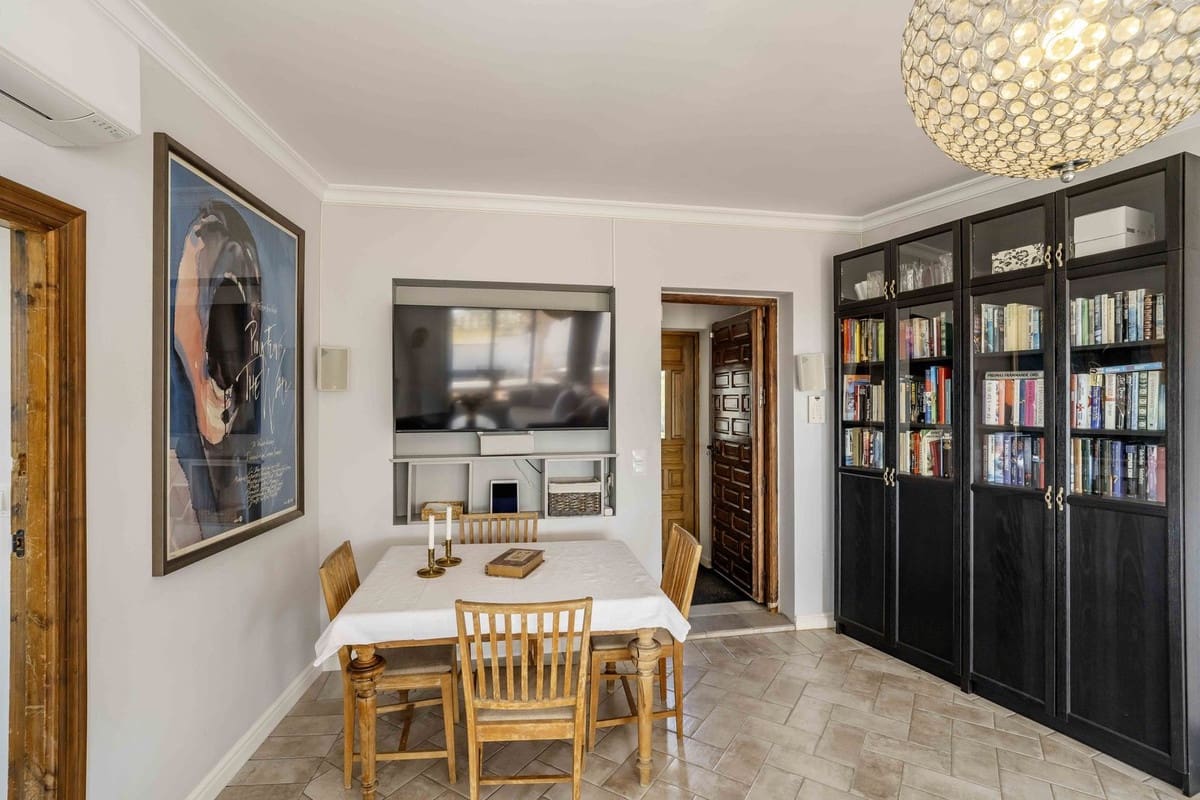 6 bedroom Villa for sale in Fuengirola with pool garage - € 1,195,000 (Ref: 9598520)