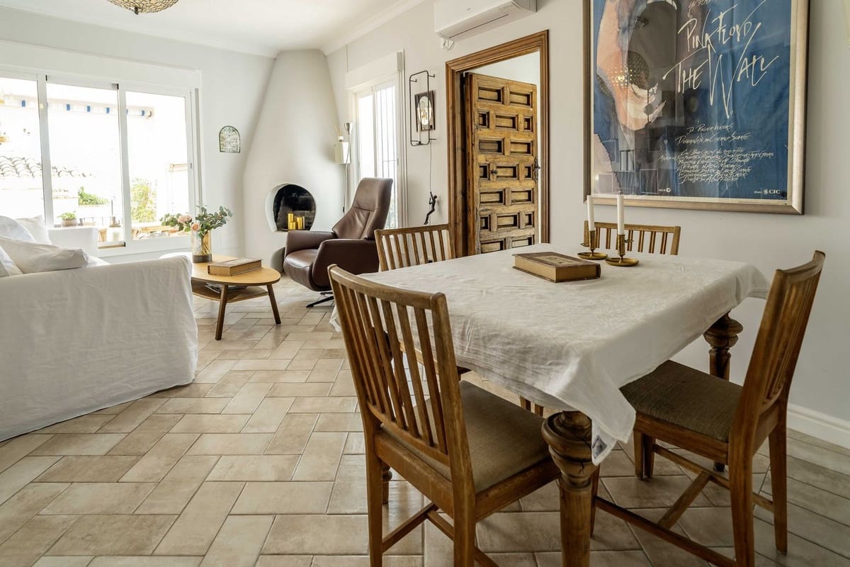 6 bedroom Villa for sale in Fuengirola with pool garage - € 1,195,000 (Ref: 9598520)