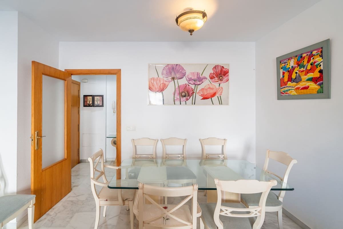 3 bedroom Apartment for sale in Estepona with pool garage - € 399,000 (Ref: 9602317)