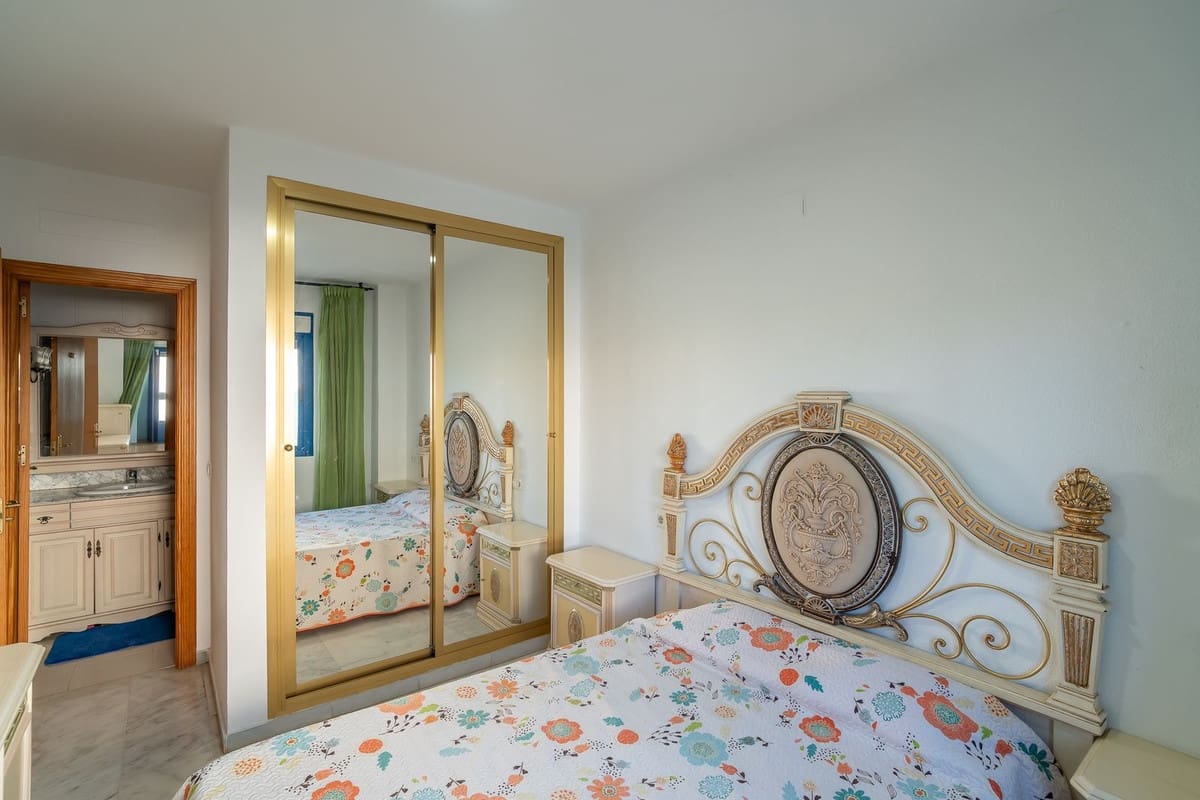 3 slaapkamer Appartement te koop in Estepona met zwembad garage - € 379.000 (Ref: 9602317)