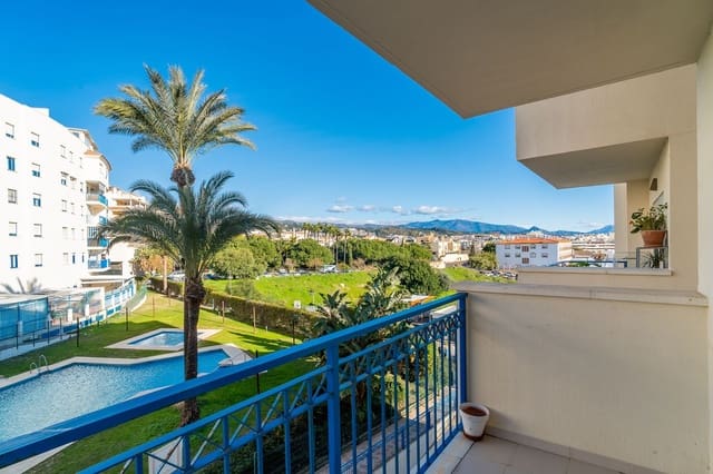 Apartamento de 3 habitaciones en Estepona en venta con piscina garaje - 379.000 € (Ref: 9602317)