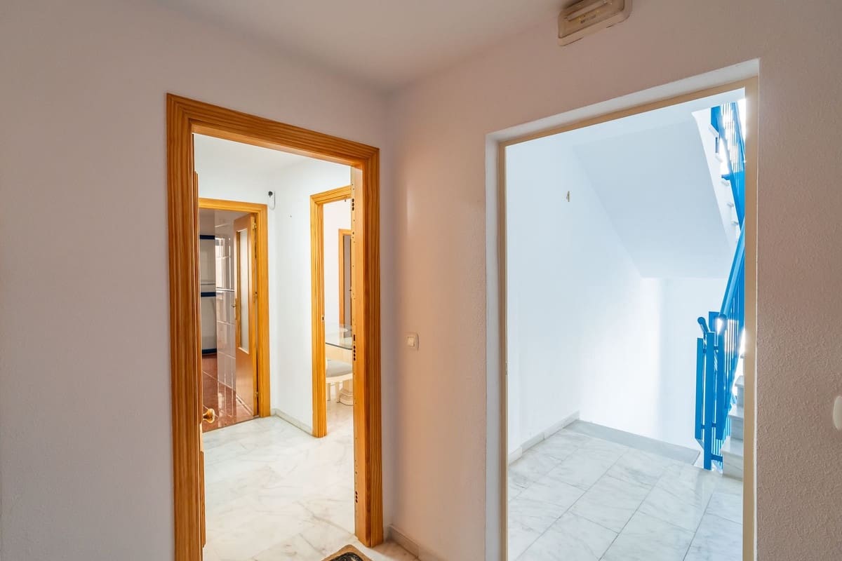 3 slaapkamer Appartement te koop in Estepona met zwembad garage - € 379.000 (Ref: 9602317)