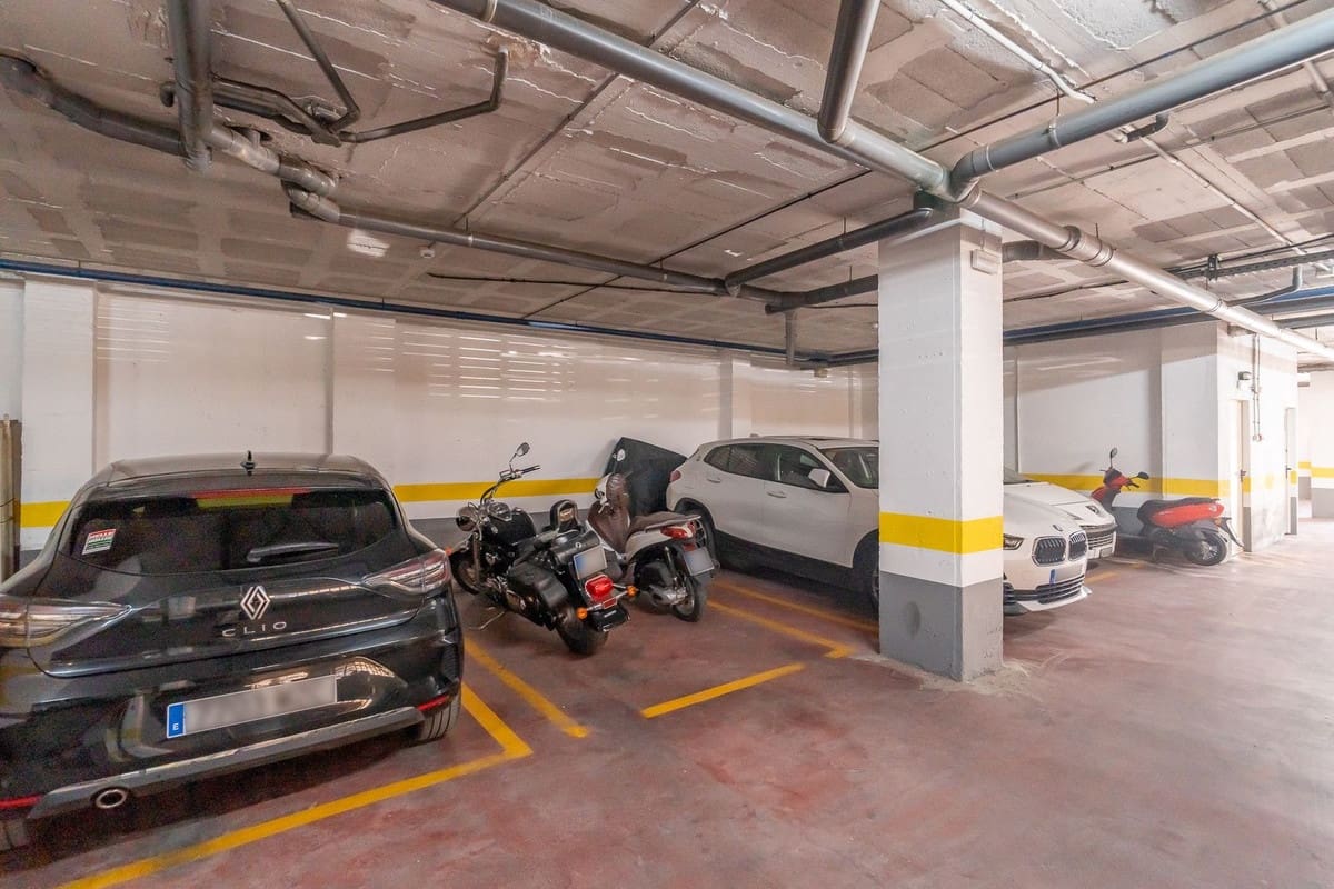 3 slaapkamer Appartement te koop in Estepona met zwembad garage - € 379.000 (Ref: 9602317)