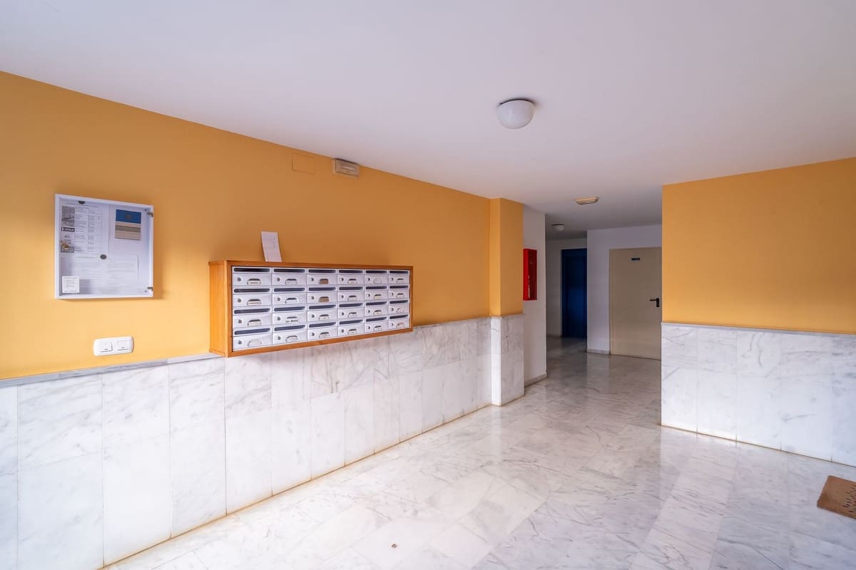 3 slaapkamer Appartement te koop in Estepona met zwembad garage - € 379.000 (Ref: 9602317)