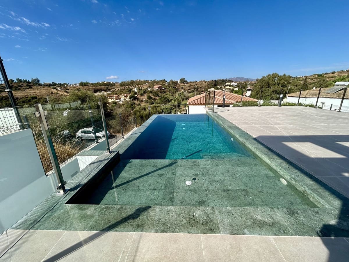 Chalet de 4 habitaciones en Campo Mijas en venta con piscina garaje - 1.450.000 € (Ref: 9603346)