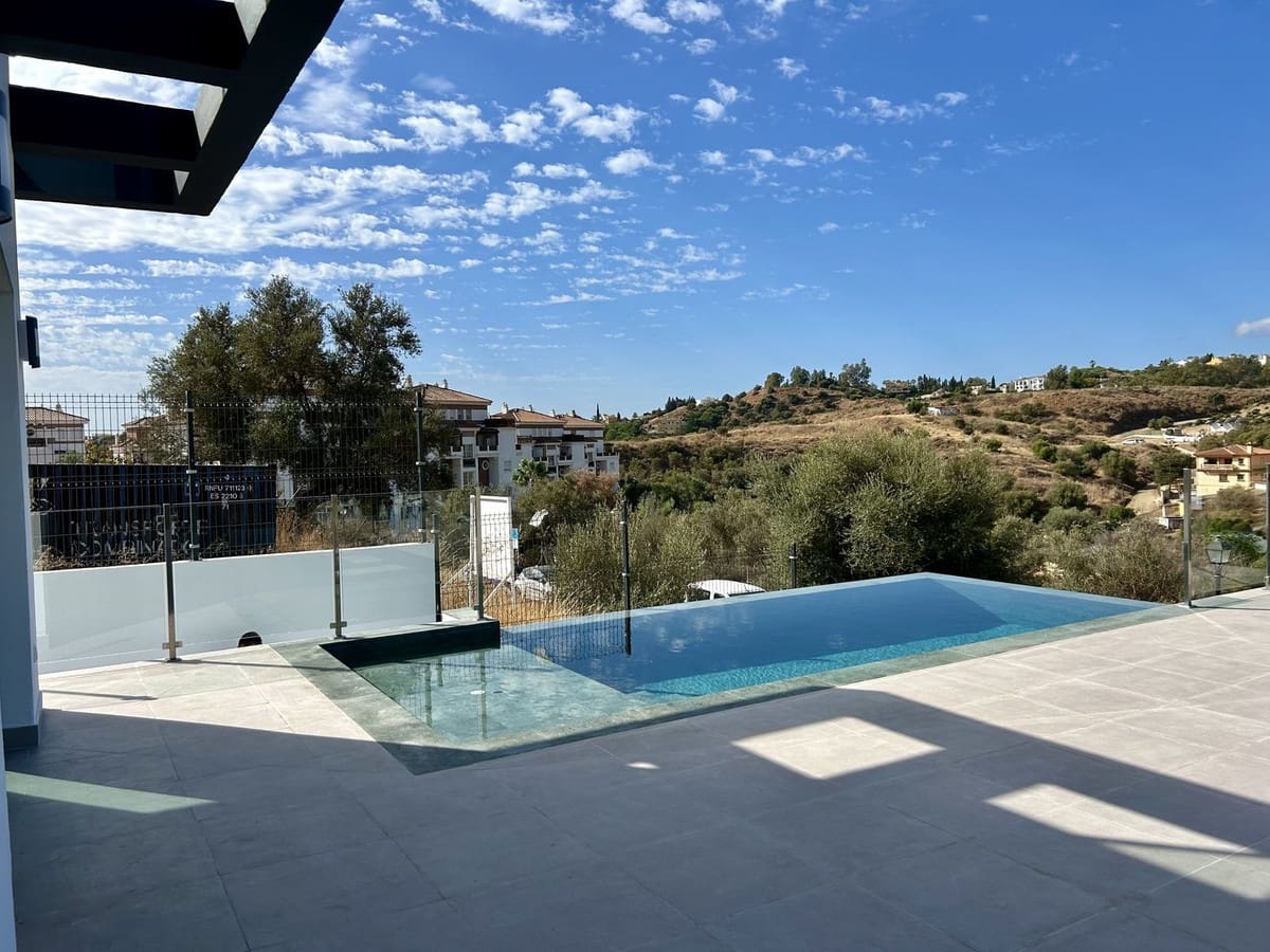 4 makuuhuone Huvila myytävänä paikassa Campo Mijas mukana uima-altaan 
autotalli - 1 450 000 € (Ref: 9603346)