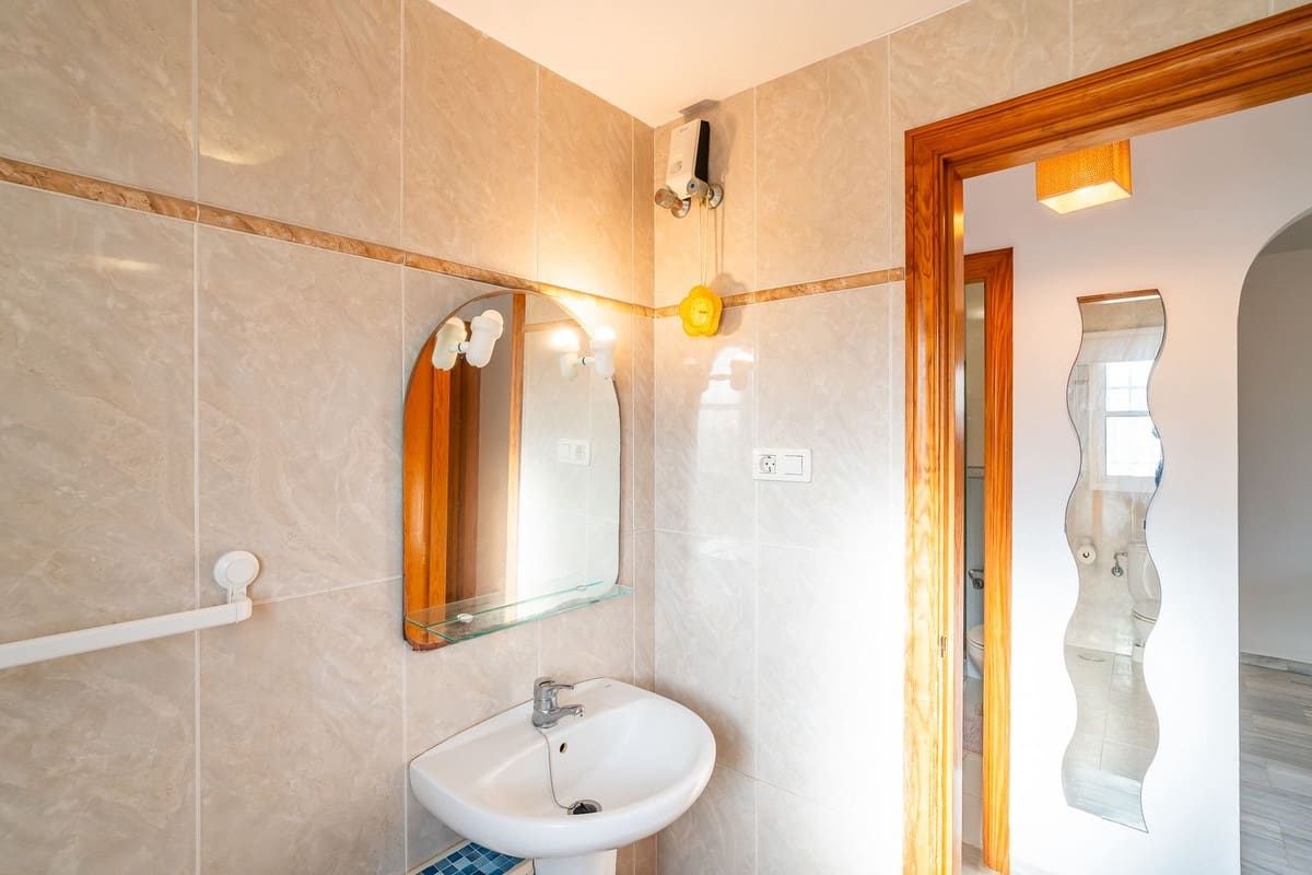 2 soverom Leilighet til salgs i Mijas med svømmebasseng garasje - € 345 000 (Ref: 9610351)