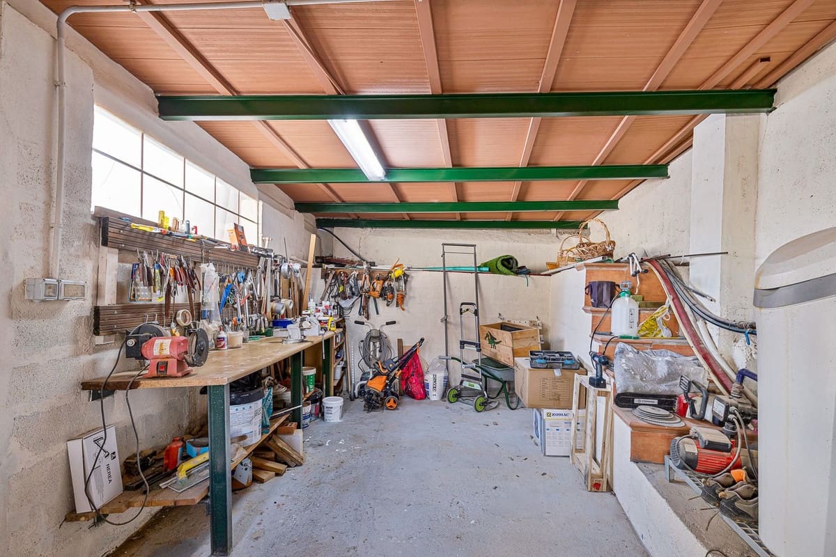 6 Zimmer Villa zu verkaufen in Malaga Stadt mit Pool Garage - 990.000 € (Ref: 9612007)