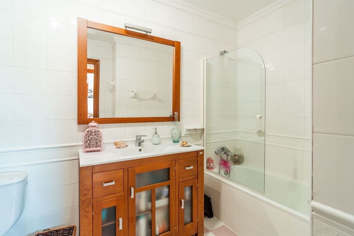 4 bedroom Apartment for sale in Fuengirola with garage - € 382,000 (Ref: 9626099)