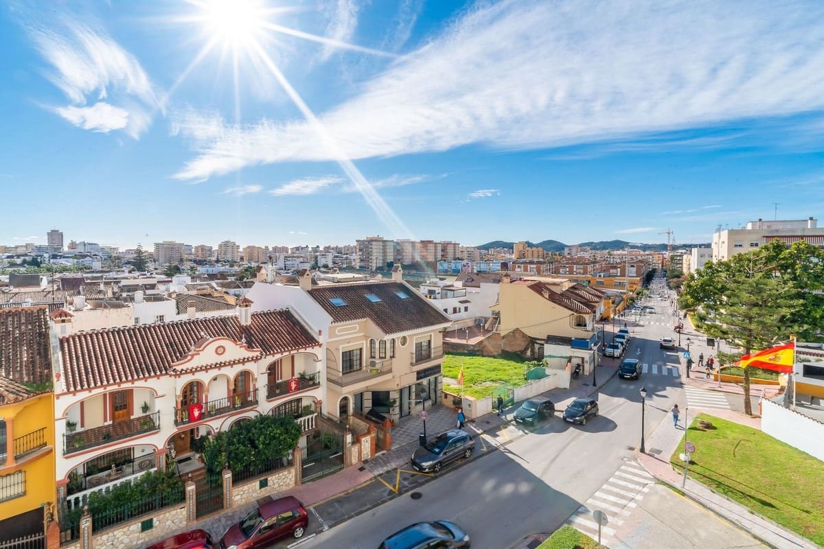 4 bedroom Apartment for sale in Fuengirola with garage - € 382,000 (Ref: 9626099)