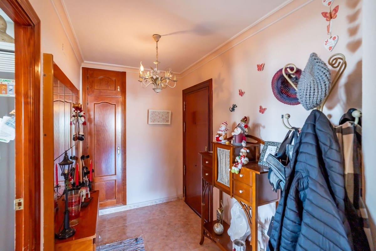 4 bedroom Apartment for sale in Fuengirola with garage - € 382,000 (Ref: 9626099)