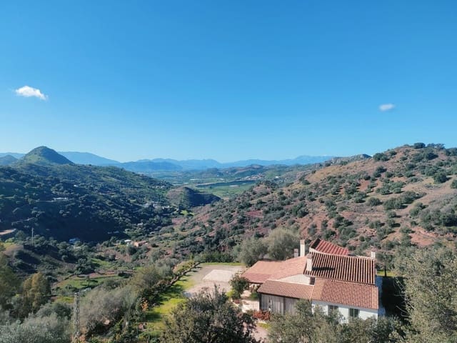 Finca/Casa Rural de 4 habitaciones en Puerto de la Torre, Málaga ciudad en venta - 620.000 € (Ref: 9634997)