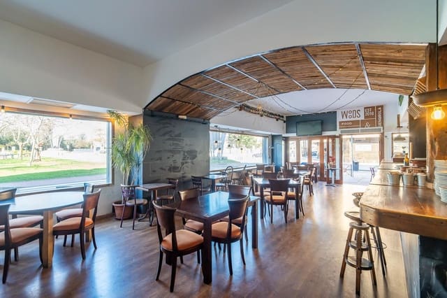 Restaurant/Bar til salgs i Fuengirola - € 110 000 (Ref: 9639757)